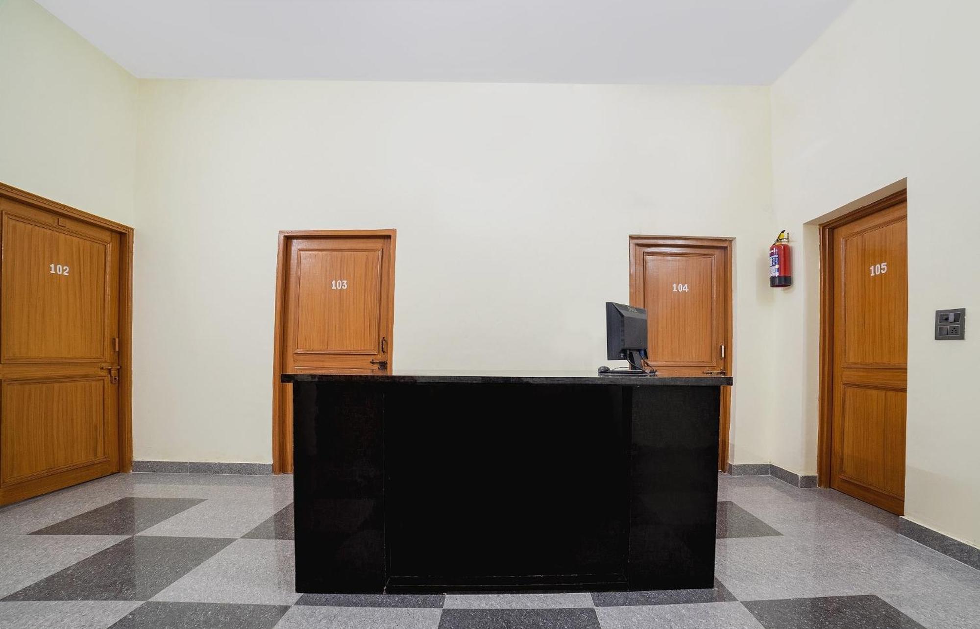 Hotel O Home Gautam Homestay Дехрадун Экстерьер фото